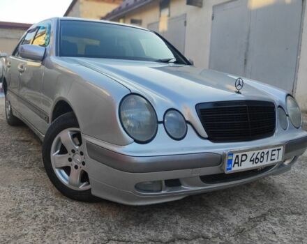 Серый Мерседес 200, объемом двигателя 2 л и пробегом 389 тыс. км за 4000 $, фото 1 на Automoto.ua