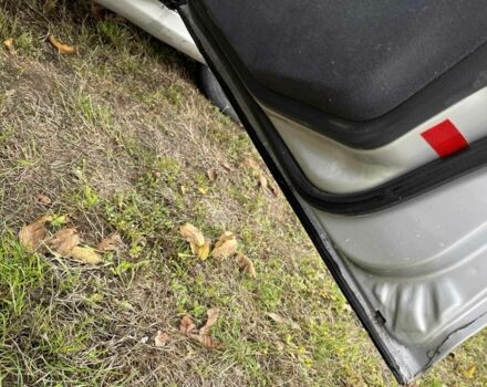 Серый Мерседес 200, объемом двигателя 0 л и пробегом 260 тыс. км за 3999 $, фото 2 на Automoto.ua