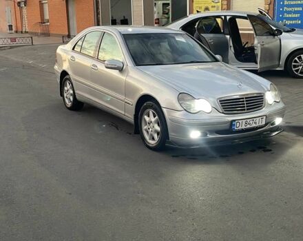 Серый Мерседес 200, объемом двигателя 2 л и пробегом 280 тыс. км за 4550 $, фото 1 на Automoto.ua