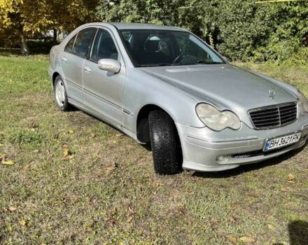 Серый Мерседес 200, объемом двигателя 0 л и пробегом 260 тыс. км за 3999 $, фото 5 на Automoto.ua