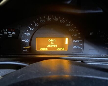 Серый Мерседес 200, объемом двигателя 2 л и пробегом 284 тыс. км за 3700 $, фото 12 на Automoto.ua