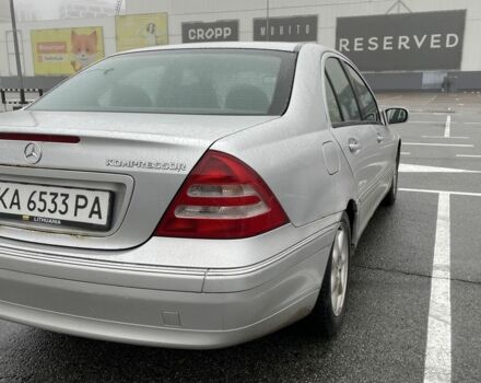 Серый Мерседес 200, объемом двигателя 2 л и пробегом 284 тыс. км за 3700 $, фото 6 на Automoto.ua