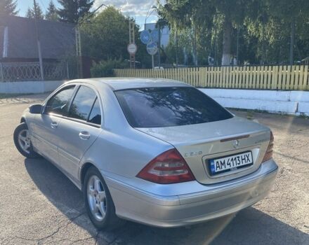 Сірий Мерседес 200, об'ємом двигуна 2 л та пробігом 362 тис. км за 3800 $, фото 2 на Automoto.ua