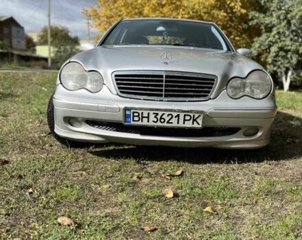 Серый Мерседес 200, объемом двигателя 0 л и пробегом 260 тыс. км за 3999 $, фото 6 на Automoto.ua