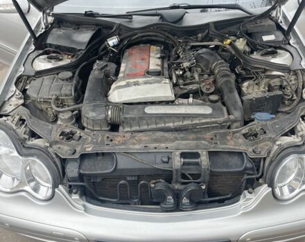 Сірий Мерседес 200, об'ємом двигуна 2 л та пробігом 300 тис. км за 3900 $, фото 13 на Automoto.ua