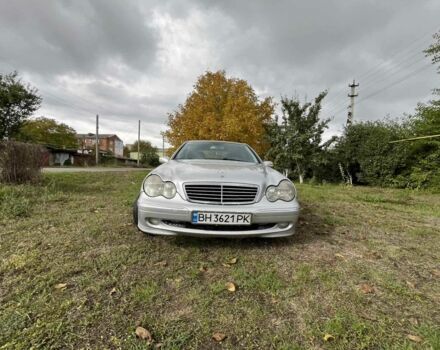 Серый Мерседес 200, объемом двигателя 0 л и пробегом 260 тыс. км за 3999 $, фото 3 на Automoto.ua