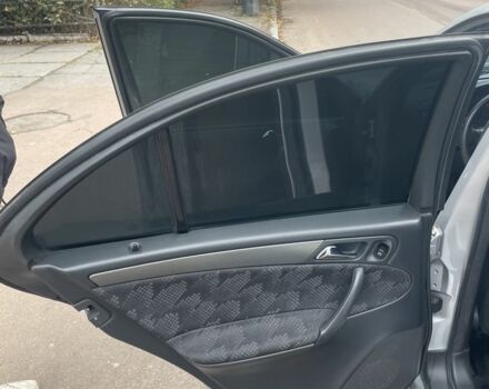 Сірий Мерседес 200, об'ємом двигуна 2 л та пробігом 300 тис. км за 3900 $, фото 8 на Automoto.ua