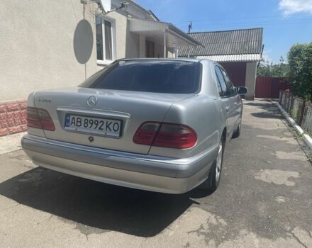 Сірий Мерседес 200, об'ємом двигуна 2 л та пробігом 400 тис. км за 3900 $, фото 4 на Automoto.ua