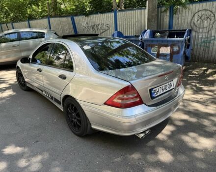 Сірий Мерседес 200, об'ємом двигуна 2 л та пробігом 330 тис. км за 3700 $, фото 2 на Automoto.ua