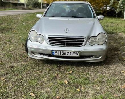 Серый Мерседес 200, объемом двигателя 0 л и пробегом 260 тыс. км за 3999 $, фото 7 на Automoto.ua