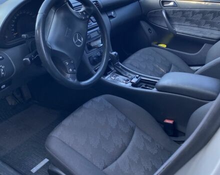 Сірий Мерседес 200, об'ємом двигуна 2 л та пробігом 362 тис. км за 3800 $, фото 5 на Automoto.ua