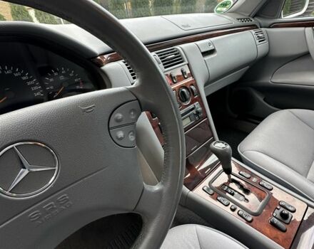 Серый Мерседес 200, объемом двигателя 0 л и пробегом 88 тыс. км за 10500 $, фото 7 на Automoto.ua
