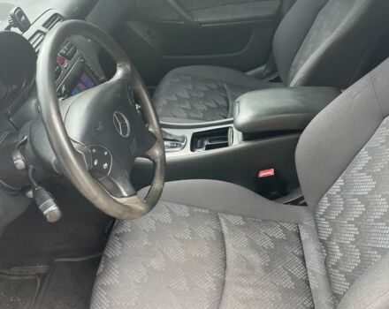 Сірий Мерседес 200, об'ємом двигуна 2 л та пробігом 300 тис. км за 3900 $, фото 10 на Automoto.ua