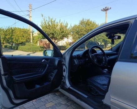 Серый Мерседес 200, объемом двигателя 2 л и пробегом 400 тыс. км за 4200 $, фото 10 на Automoto.ua