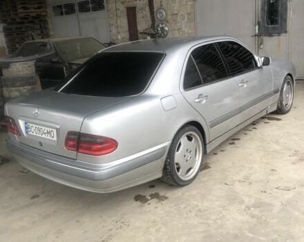 Серый Мерседес 200, объемом двигателя 2 л и пробегом 380 тыс. км за 4700 $, фото 3 на Automoto.ua