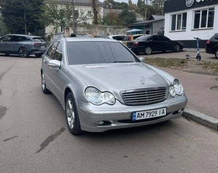 Сірий Мерседес 200, об'ємом двигуна 2 л та пробігом 300 тис. км за 3900 $, фото 2 на Automoto.ua