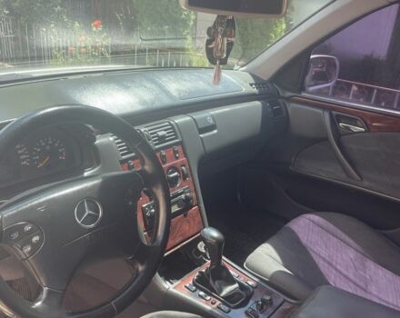 Сірий Мерседес 200, об'ємом двигуна 2 л та пробігом 400 тис. км за 3900 $, фото 8 на Automoto.ua