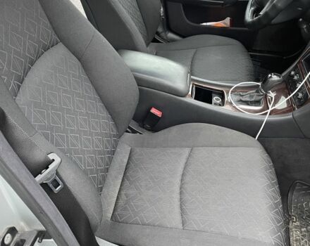 Серый Мерседес 200, объемом двигателя 2 л и пробегом 284 тыс. км за 3700 $, фото 10 на Automoto.ua