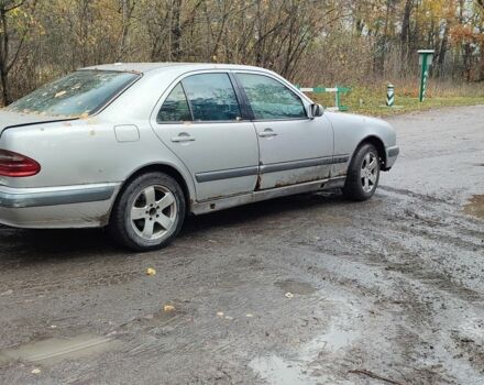 Сірий Мерседес 200, об'ємом двигуна 0 л та пробігом 500 тис. км за 1400 $, фото 3 на Automoto.ua