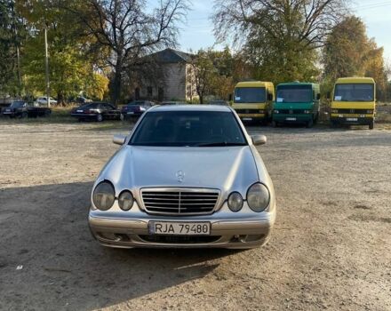 Серый Мерседес 200, объемом двигателя 3.2 л и пробегом 400 тыс. км за 1950 $, фото 6 на Automoto.ua