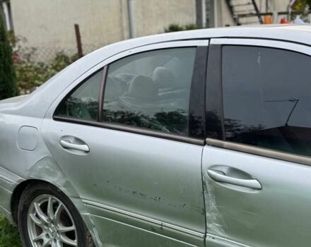 Серый Мерседес 200, объемом двигателя 2 л и пробегом 241 тыс. км за 2000 $, фото 9 на Automoto.ua