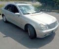 Сірий Мерседес 200, об'ємом двигуна 2.1 л та пробігом 360 тис. км за 3500 $, фото 1 на Automoto.ua