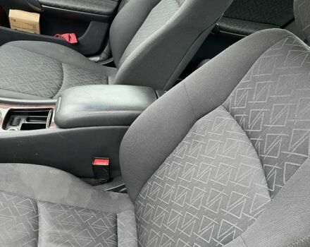 Серый Мерседес 200, объемом двигателя 2 л и пробегом 284 тыс. км за 3700 $, фото 11 на Automoto.ua