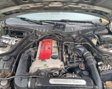 Серый Мерседес 200, объемом двигателя 2 л и пробегом 241 тыс. км за 2000 $, фото 3 на Automoto.ua