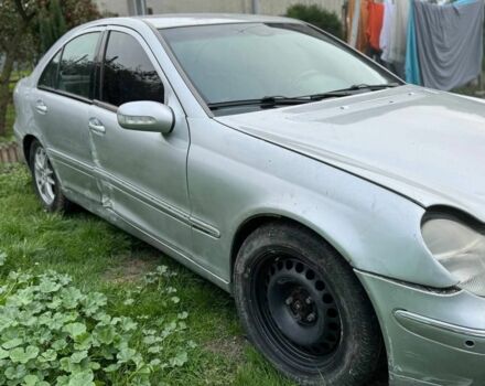 Серый Мерседес 200, объемом двигателя 2 л и пробегом 241 тыс. км за 2000 $, фото 8 на Automoto.ua