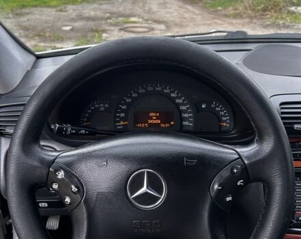 Серый Мерседес 200, объемом двигателя 2 л и пробегом 343 тыс. км за 4700 $, фото 11 на Automoto.ua