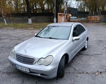 Серый Мерседес 200, объемом двигателя 2.1 л и пробегом 190 тыс. км за 5600 $, фото 1 на Automoto.ua