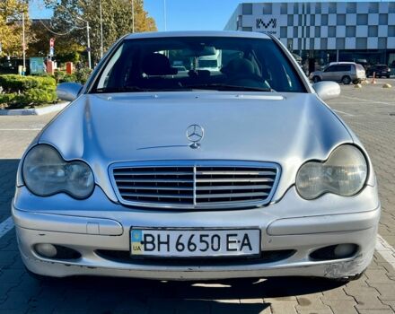 Серый Мерседес 200, объемом двигателя 2 л и пробегом 440 тыс. км за 3500 $, фото 5 на Automoto.ua