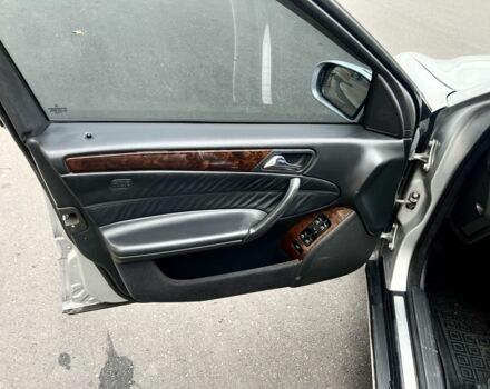 Сірий Мерседес 200, об'ємом двигуна 2 л та пробігом 200 тис. км за 3800 $, фото 15 на Automoto.ua