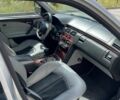 Сірий Мерседес 200, об'ємом двигуна 2 л та пробігом 390 тис. км за 3700 $, фото 4 на Automoto.ua