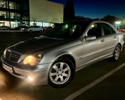 Серый Мерседес 200, объемом двигателя 2 л и пробегом 440 тыс. км за 3500 $, фото 14 на Automoto.ua