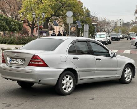 Сірий Мерседес 200, об'ємом двигуна 2 л та пробігом 200 тис. км за 3800 $, фото 7 на Automoto.ua