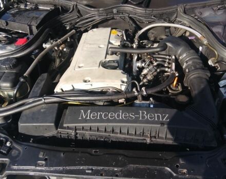 Серый Мерседес 200, объемом двигателя 2 л и пробегом 250 тыс. км за 3800 $, фото 4 на Automoto.ua