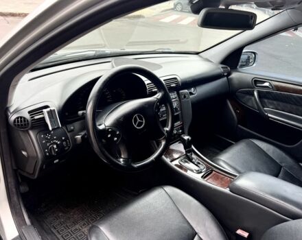 Сірий Мерседес 200, об'ємом двигуна 2 л та пробігом 200 тис. км за 3800 $, фото 16 на Automoto.ua