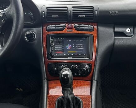 Серый Мерседес 200, объемом двигателя 2 л и пробегом 343 тыс. км за 4700 $, фото 10 на Automoto.ua