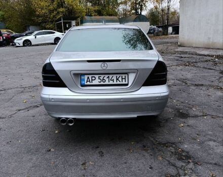 Серый Мерседес 200, объемом двигателя 2.1 л и пробегом 190 тыс. км за 5600 $, фото 4 на Automoto.ua