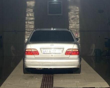 Сірий Мерседес 200, об'ємом двигуна 2 л та пробігом 440 тис. км за 5200 $, фото 4 на Automoto.ua