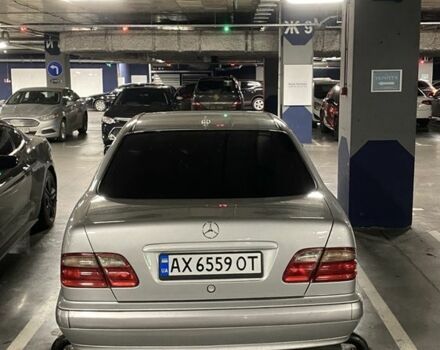 Сірий Мерседес 200, об'ємом двигуна 2 л та пробігом 440 тис. км за 5200 $, фото 1 на Automoto.ua