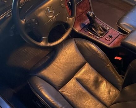 Сірий Мерседес 200, об'ємом двигуна 2 л та пробігом 440 тис. км за 5200 $, фото 6 на Automoto.ua