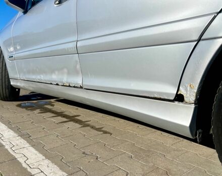 Серый Мерседес 200, объемом двигателя 2 л и пробегом 440 тыс. км за 3500 $, фото 6 на Automoto.ua