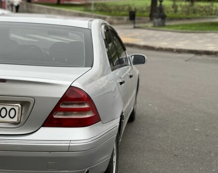 Сірий Мерседес 200, об'ємом двигуна 2 л та пробігом 200 тис. км за 3800 $, фото 10 на Automoto.ua