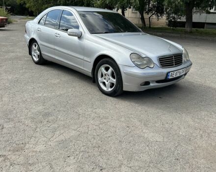Серый Мерседес 200, объемом двигателя 2.1 л и пробегом 540 тыс. км за 4650 $, фото 1 на Automoto.ua