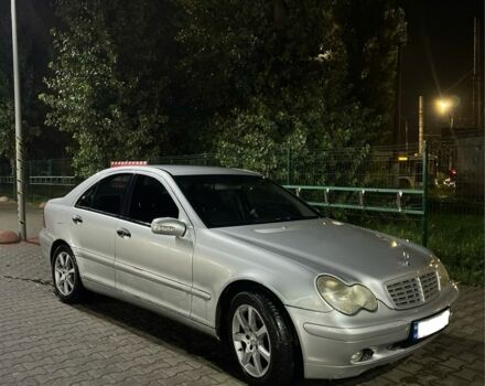 Сірий Мерседес 200, об'ємом двигуна 2.2 л та пробігом 320 тис. км за 2100 $, фото 1 на Automoto.ua