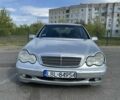 Серый Мерседес 200, объемом двигателя 2.2 л и пробегом 333 тыс. км за 2500 $, фото 1 на Automoto.ua