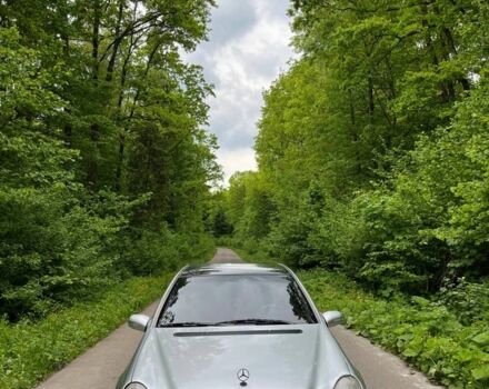 Сірий Мерседес 200, об'ємом двигуна 2 л та пробігом 230 тис. км за 4200 $, фото 1 на Automoto.ua