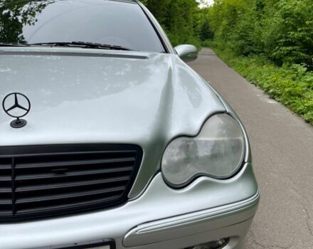 Сірий Мерседес 200, об'ємом двигуна 2 л та пробігом 230 тис. км за 4200 $, фото 5 на Automoto.ua